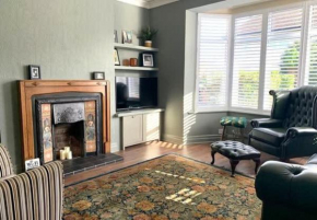 Croft Cottage - Quiet residential area only 5 min walk from the beach